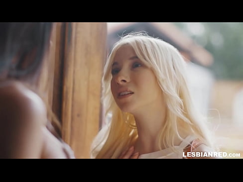 ❤️ Chica vuelve a casa unos meses después y acaba comiéndole el coño a su madrastra ☑ Super porno en es.porno-flix.ru ❌️